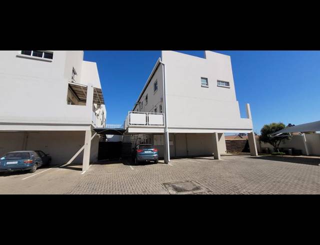 2 BEDROOM TOWNHOUSE FOR SALE IN MAYBERRY PARK